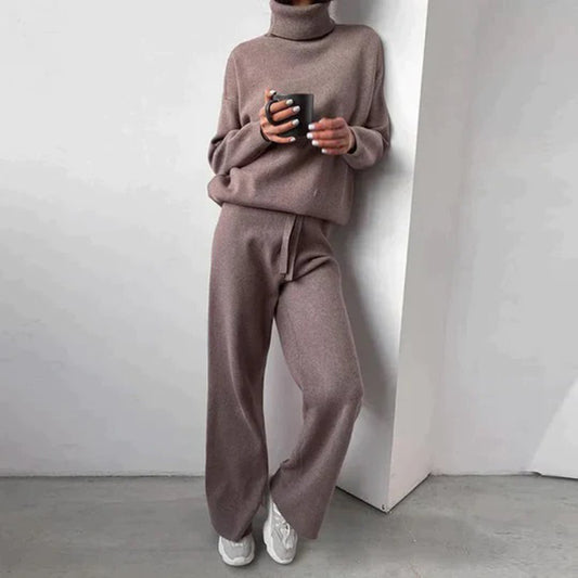 Noor - Cosy Turtleneck and Pants Set for Women